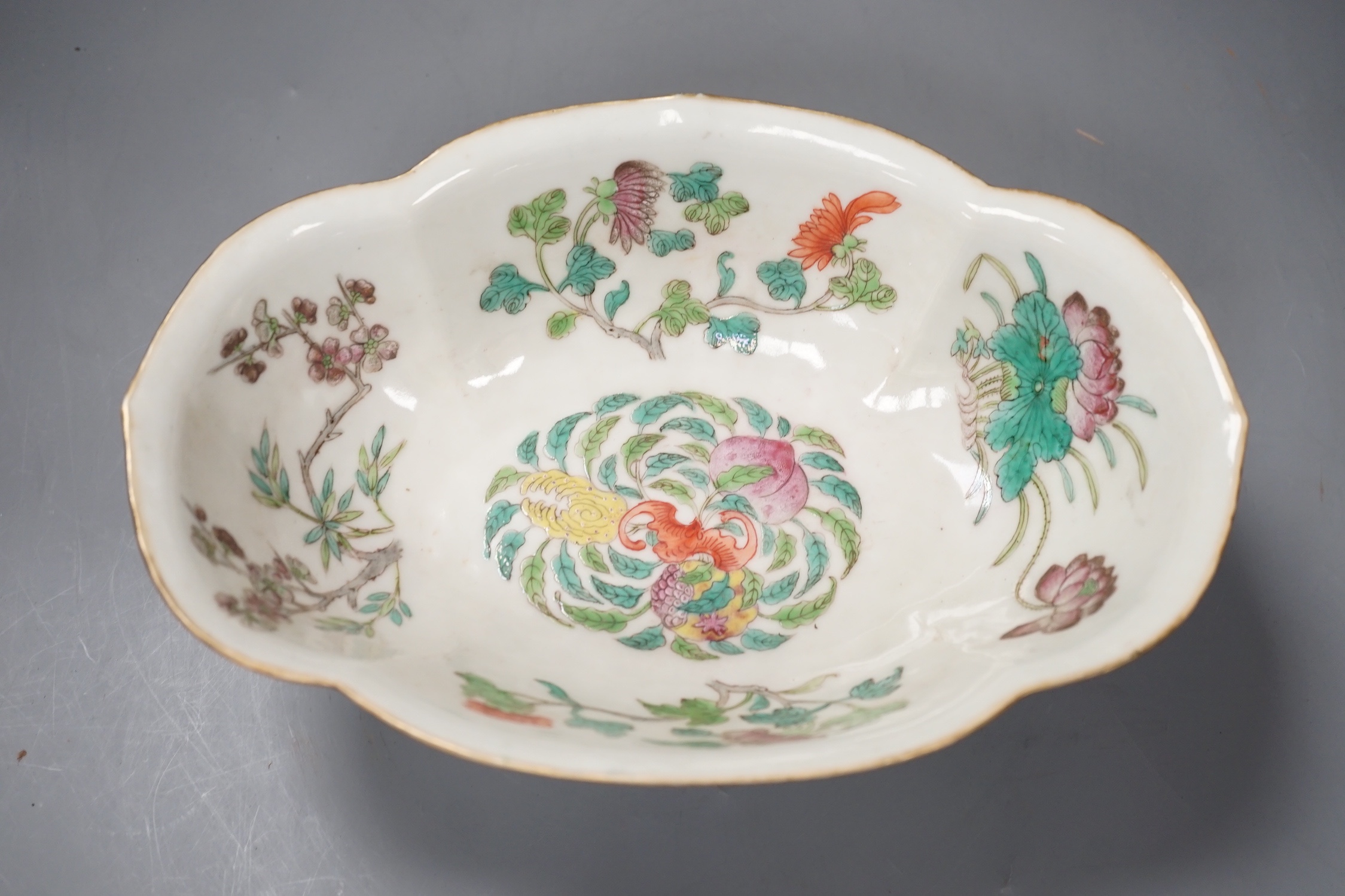 A Chinese famille rose lobed dish, Jiaqing mark late 19th century - 9.5cm high